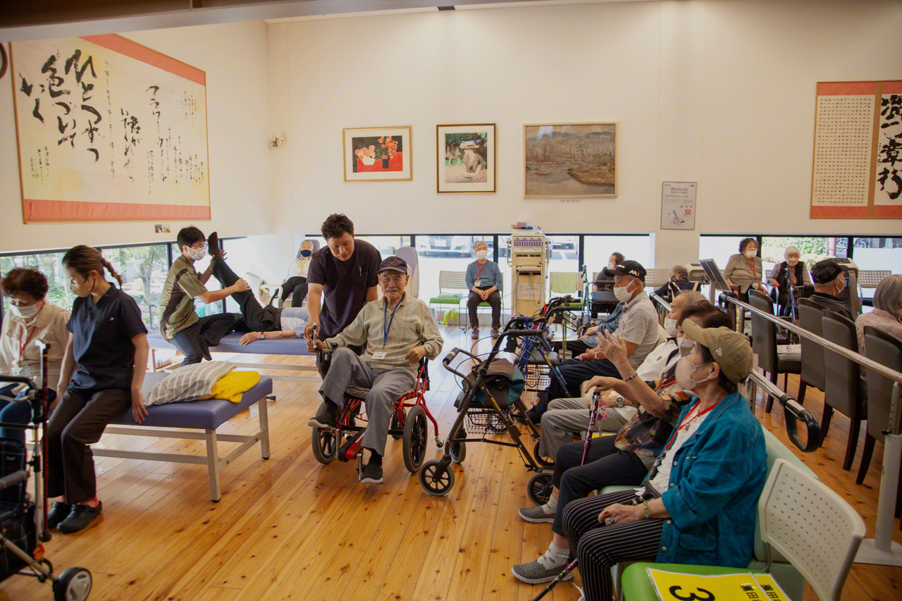 腳踏輪椅也可用作復健器具